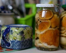 Te marynowane grzyby znikają ze stołu jako pierwsze. Idealne na święta i każdą uroczystą okazję