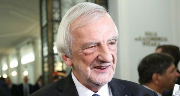 Ryszard Terlecki odpowiedział na pytanie, czy w Polsce wprowadzony będzie stan nadzwyczajny. Przewodniczący PiS nie pozostawił wątpliwości