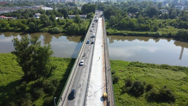 Koniec remontu mostu w Krakowie opóźniony. Kiedy będzie można z niego korzystać