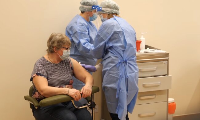 Szczepienie na COVID-19. Źródło: Youtube Dziennik Wschodni