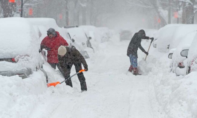 Śnieżyce i zamiecie zaskoczyły w nocy. Niektórzy ludzie nie mogą wydostać się z własnych domów