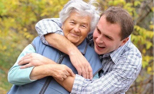 Anna uwielbiała syna, ponieważ jest jedynym dzieckiem, jedynym oświeceniem w życiu. Żyła dla niego