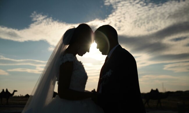 Z życia wzięte. "W dniu ślubu, przygotowując się do ołtarza, znalazł w kieszeni marynarki list od byłej żony"