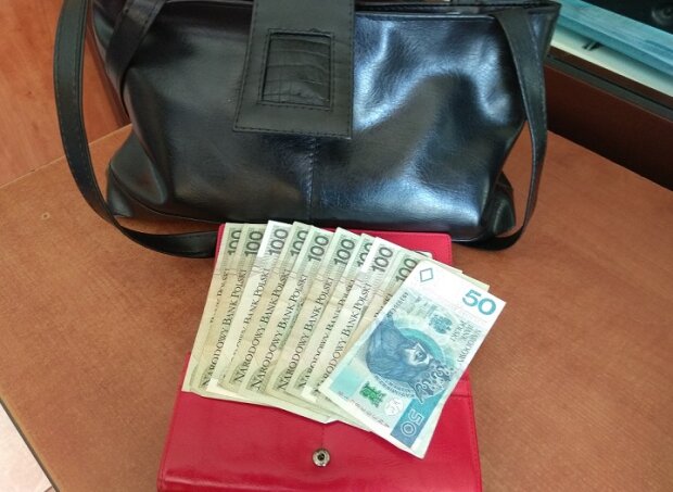 Mieszkanka Gdańska zgubiła torebkę, w której miała 17 tysięcy złotych. Czy ktoś uczciwie oddał jej zgubę