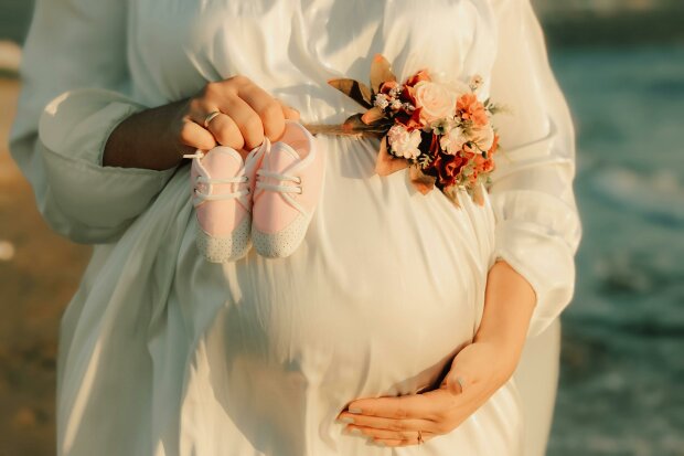 "Idę do ołtarza z człowiekiem, którego nie kocham, będąc w ciąży z kimś innym": Robię to tylko dlatego, że moje dziecko powinno mieć porządnego ojca