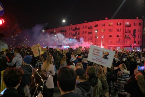 Protesty w Gdańsku. Strajk Kobiet w rytmie techno i ze wsparciem artystów. Co się działo