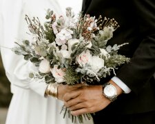 Z życia wzięte. "Teściowa odmówiła przyjścia na nasz ślub, bo nie było księdza": Dla niej przysięga w ogrodzie to grzech