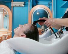 Fryzury po 60. roku życia, które odmładzają. Te cięcia dodają objętości i elegancji