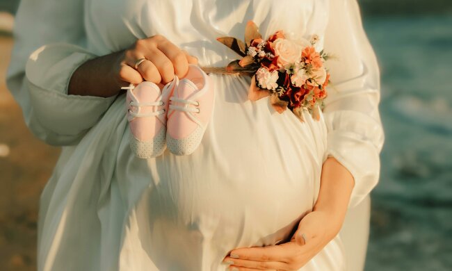 "Idę do ołtarza z człowiekiem, którego nie kocham, będąc w ciąży z kimś innym": Robię to tylko dlatego, że moje dziecko powinno mieć porządnego ojca