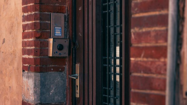 Pukają do drzwi w całej Polsce i sprawdzają ten dokument. Brak może kosztować choćby 5000 zł