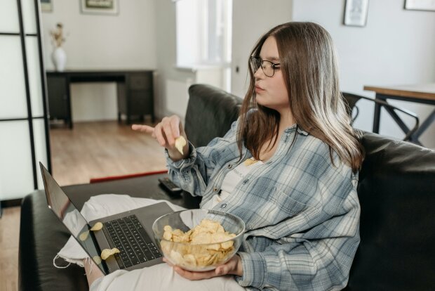 Bezczelna siostra, źródło: Pexels