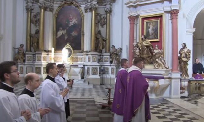Polacy już nie mogą liczyć na dyspensę. Wracają obowiązkowe niedzielne msze święte