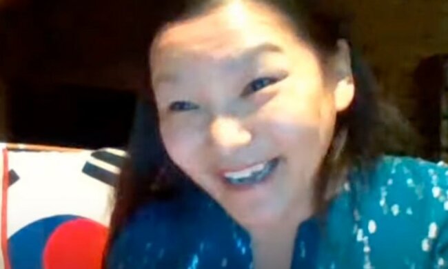 Kobieta odnaleziona przez biologiczną rodzinę po 44 latach/screen Youtube @KOREA NOW