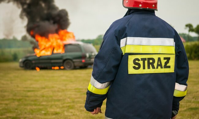 Nie zostawiaj tych rzeczy w rozgrzanym aucie. Strażacy wydali pilne ostrzeżenie