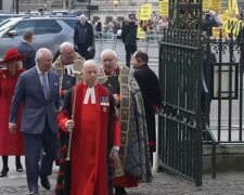 Protesty i pojawienie się Karola III/YouTube @Daily mail News