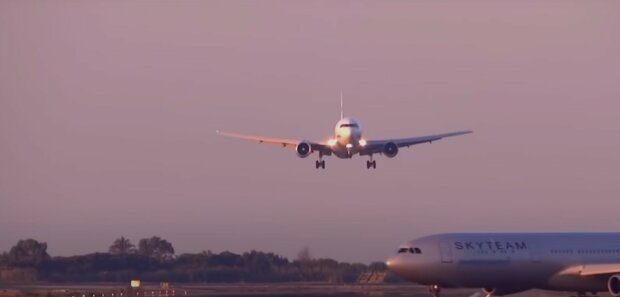 Samolot, loty, podróże/ Youtube
