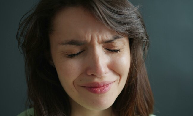 Z życia wzięte. "Mój syn chodzi zimą w dziurawych butach": Jego ojciec woli wydawać pieniądze na kochankę niż płacić alimenty