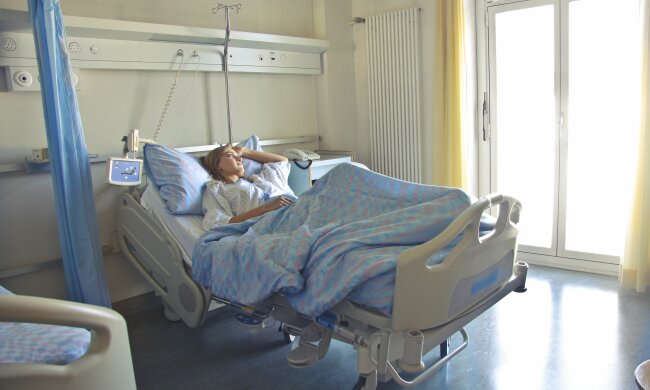 Z życia wzięte. "Trafiłam do szpitala w ciężkim stanie, a rodzina milczała": Gdy wróciłam do domu, już nie byłam tą samą osobą