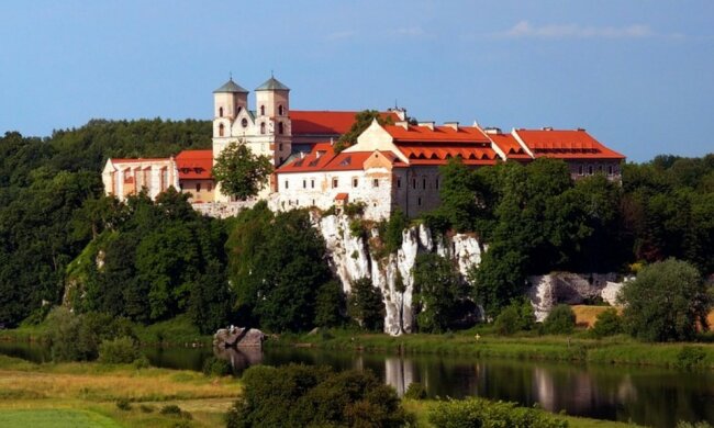 Opactwo Tyniec/screen Pixabay