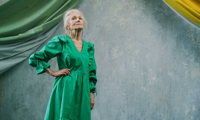 Z życia wzięte. "Opłaciliśmy mamie luksusowe wakacje, by pomogła nam z dzieckiem": Zostałam nianią własnej matki