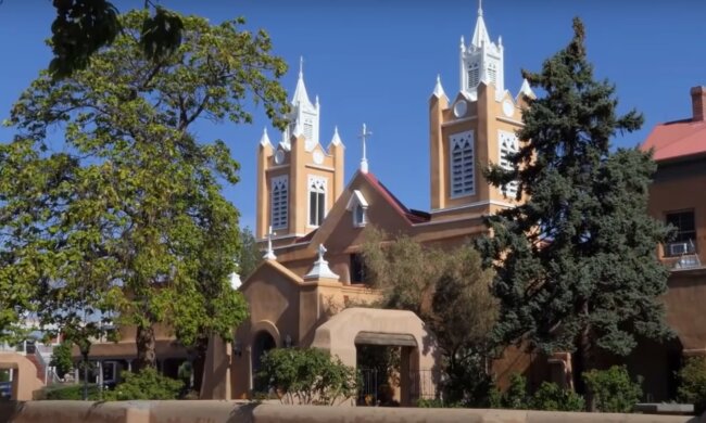 Kościół/ screen youtube