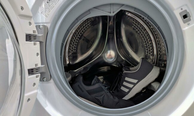 Brzydki zapach z pralki znika w jeden cykl. Wystarczy jedna tabletka i prosty trik