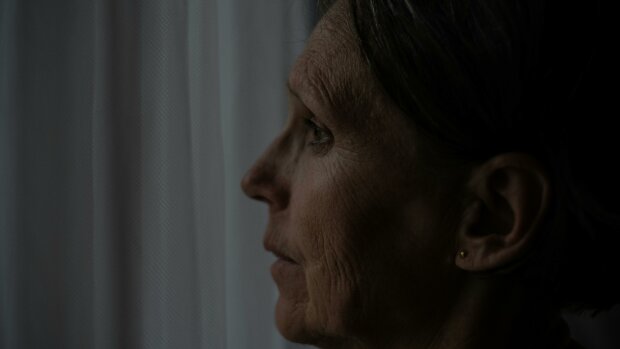 Z życia wzięte. "Płacze, żeby postawić na swoim": Teściowa myśli, że skoro jest sama, to może nami rządzić