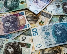 Ten banknot 50 zł jest wart znacznie więcej niż nominał. Liczą się dwie litery