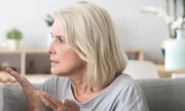 Kobieta/YouTube @Ploteczki