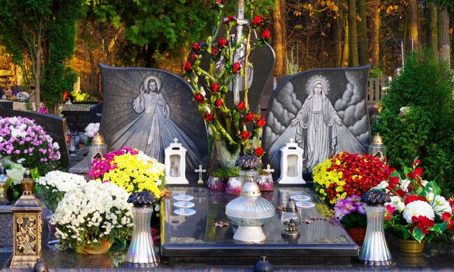 Cmentarz, chryzantemy/Pixabay