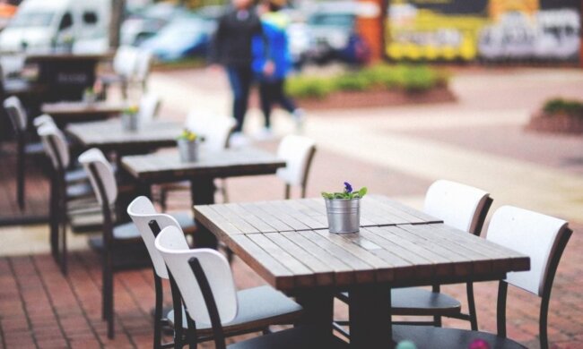 Restauracja. Screen: wiadomoscihandlowe.pl