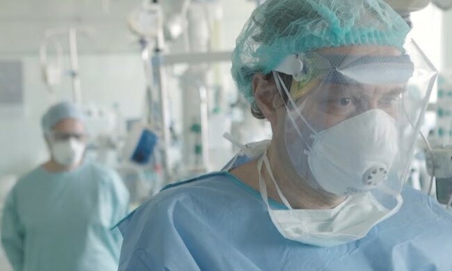 Lekarze/screen Youtube @Journeyman Pictures