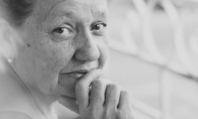 Z życia wzięte. "Przepisałam dom na córkę, a teraz stoję pod drzwiami": Zięć wymienił zamki i wyrzucił mnie na deszcz