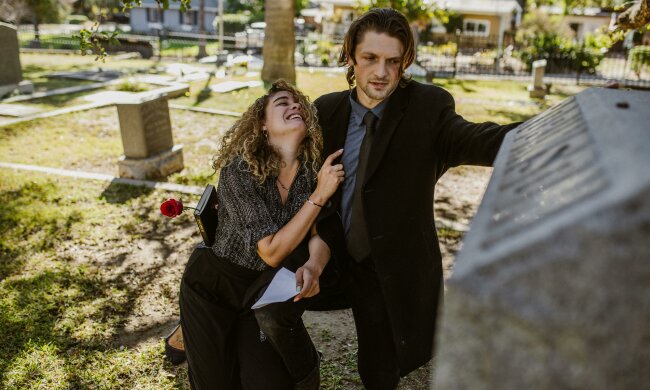 Z życia wzięte. "Na pogrzebie mojego syna teściowa przekroczyła wszelkie granice": Powiedziała, że powinnam jak najszybciej urodzić kolejne dziecko