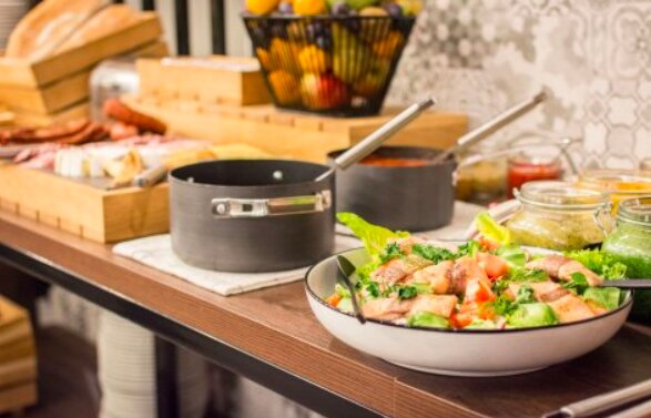 Jak wyglądają śniadania w polskich hotelach? / hotellavender.pl/