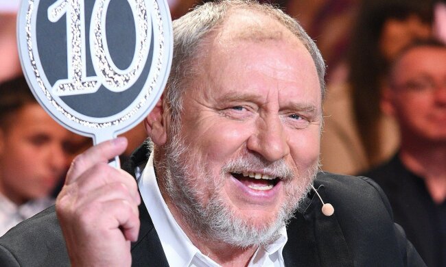 Andrzej Grabowski zaskoczył widzów "Tańca z gwiazdami". Juror postarzał się o kilka dekad
