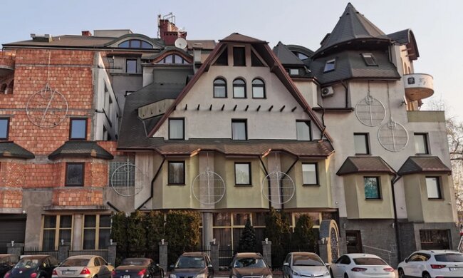 Rozpoczęła się rozbiórka najsłynniejszej w Polsce samowoli budowlanej. Architektoniczny koszmarek niebawem zniknie na zawsze [ZDJĘCIA]