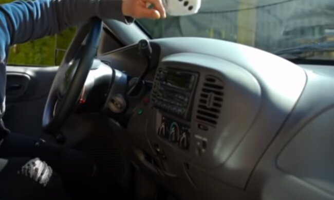 Samochód/YouTube @TVN Turbo