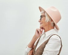 Z życia wzięte. "Spakuję rzeczy i zamieszkam z wami" – oznajmiła moja matka. Problem w tym, że nie chcę jej pod swoim dachem