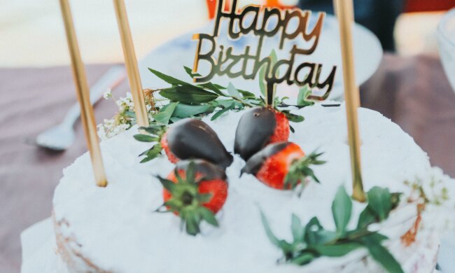 Z życia wzięte. "Przełóż swoje urodziny, mój syn ma w tym czasie zajęcia wokalne" — powiedziała szwagierka bez cienia wahania