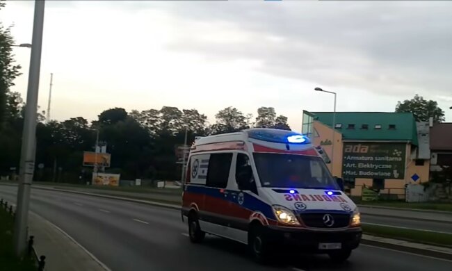 karetka, screen Youtube @BatmanKlodzko