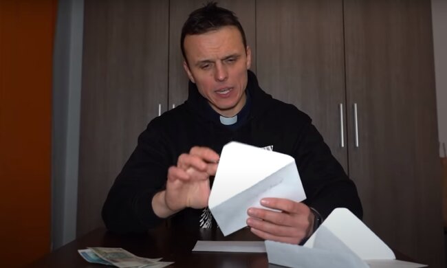 Ksiądz Rafał Główczyński/YouTube @Ksiądz z osiedla