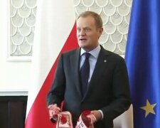 Donald Tusk świetnie się odnajduje w roli dziadka. Wspólna gra w koszykówkę zainteresowała paparazzich