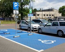 Parking dla niepełnosprawnych/ https://www.portalsamorzadowy.pl/