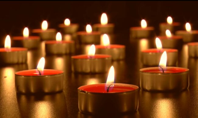 Płonące świece/YouTube @ Virtual Fireplace