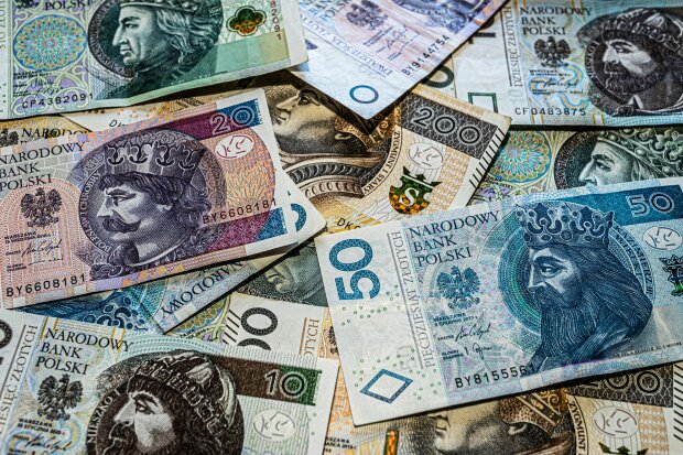 Ten banknot 50 zł jest wart znacznie więcej niż nominał. Liczą się dwie litery
