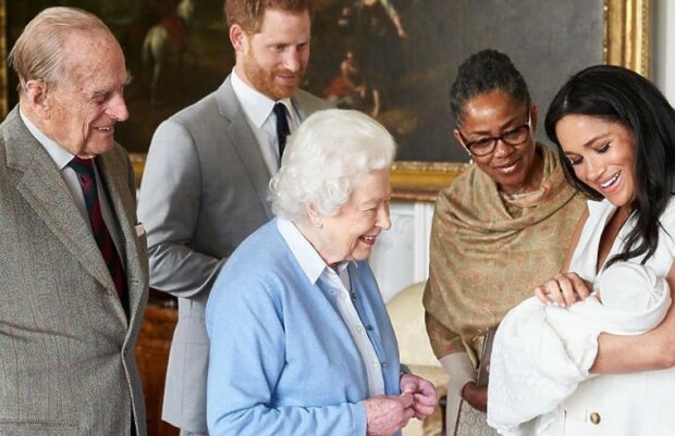 Królowa Elżbieta zabierze dziecko Meghan? Monarchini może podjąć decyzję o odebraniu jej praw rodzicielskich