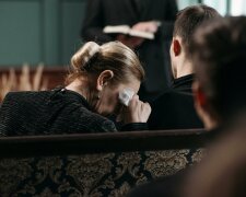 Z życia wzięte. "Córka uważa, że jako 60-letnia wdowa powinnam szykować się do grobu": Ja chcę jeszcze czuć się kobietą