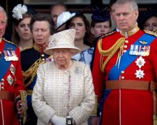 Rodzina królewska na balkonie Pałacu Buckingham w 2019 roku/YouTube @BBC