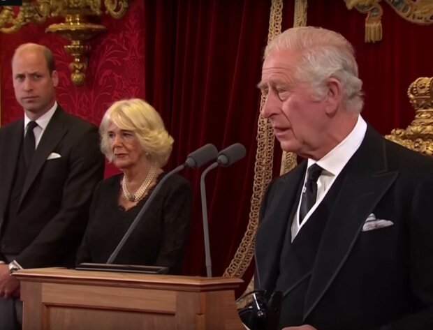 król Karol III / YouTube: Guardian News